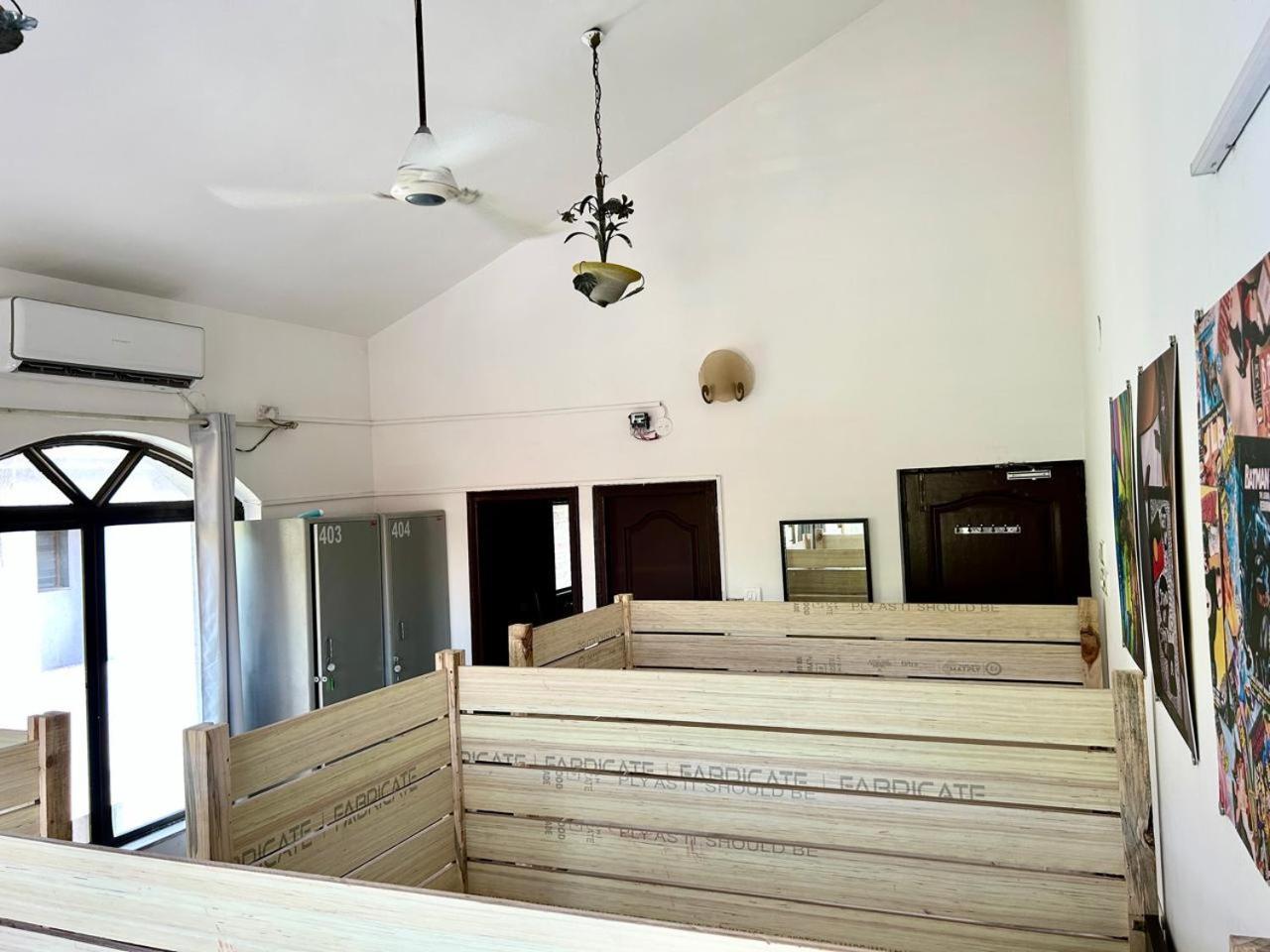 Hostel Lifespace- Twin Bungalow With Pods, Bunks, Private Rooms, Cowork & Cafe Пюн Екстериор снимка