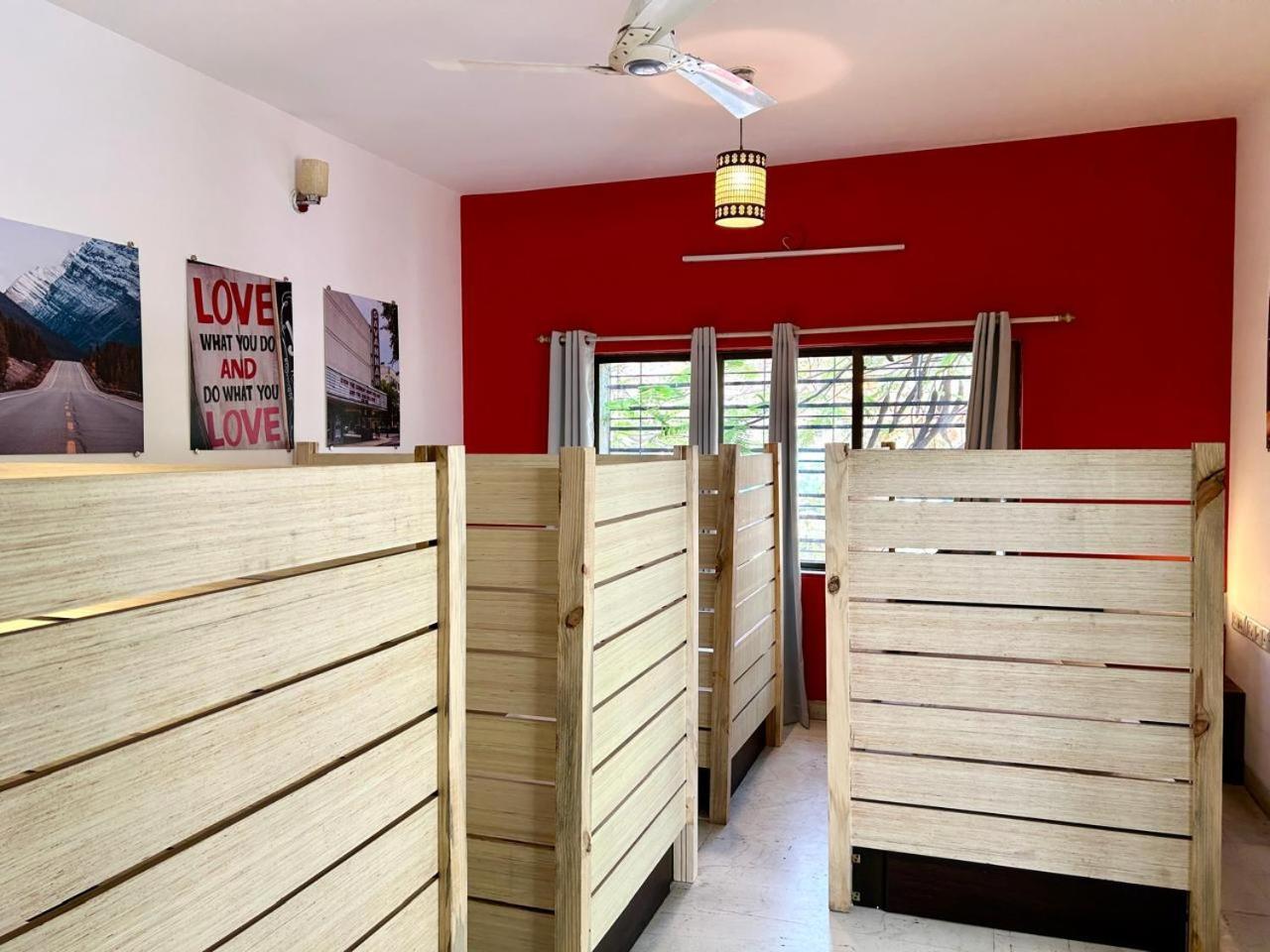 Hostel Lifespace- Twin Bungalow With Pods, Bunks, Private Rooms, Cowork & Cafe Пюн Екстериор снимка